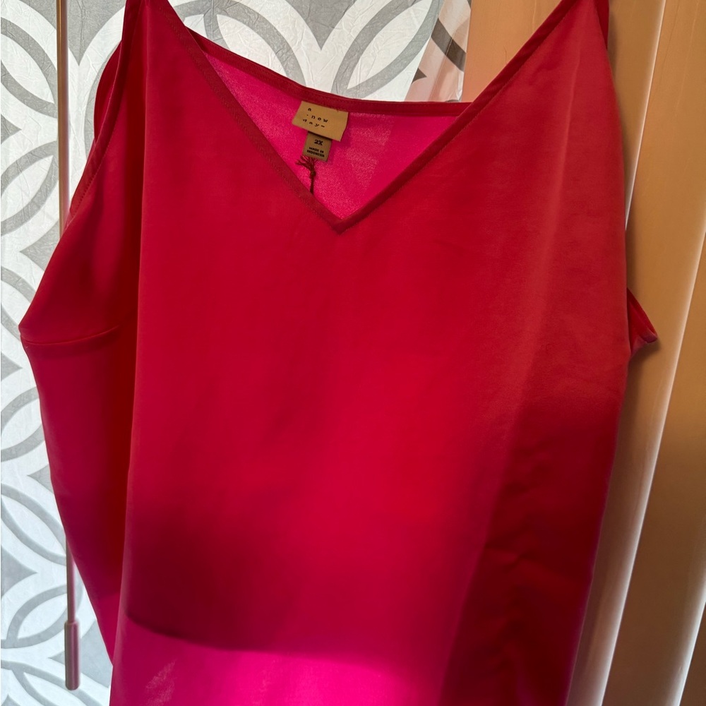 NWT women’s dressy tank top